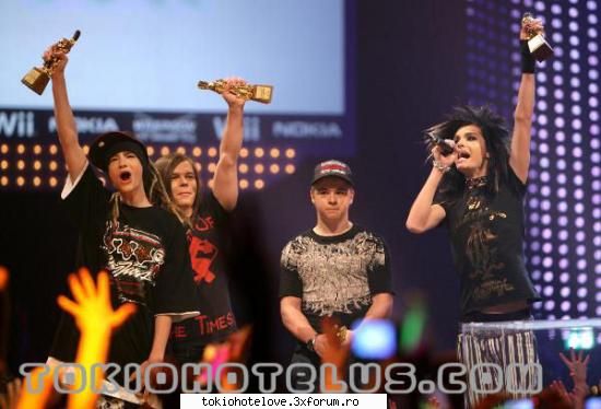 tokio hotel a castigat premiul pt cea mai bune formatie la categoria rock tokio hotel dinou