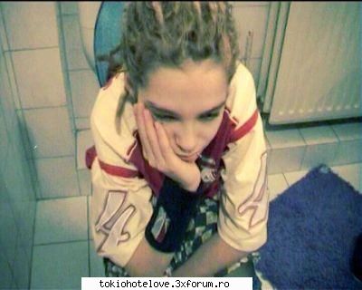 stau de 5 ore aici ce draq nu mai imi trece ce am mancat :rotfl:  :rotfl: have some fun with tom
