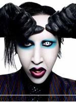manson face sex manson e de pantalonii din piele pe care ii scoate doar cand face sex si cand merge