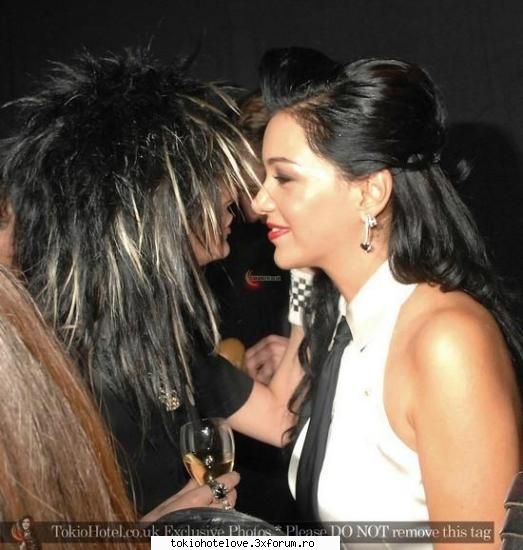bill bun sau rau? - deci.........se vede pe fata lui....k - Bill Kaulitz