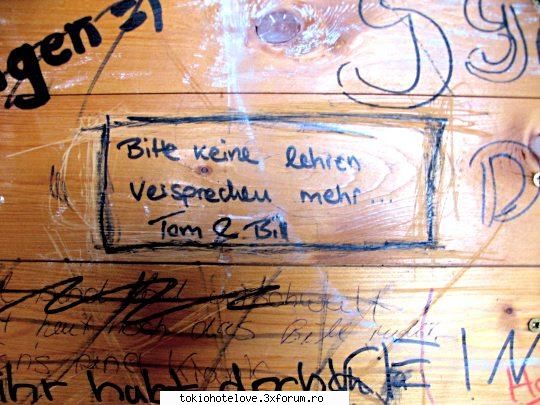 :limba:  :limba:  aici bill shi tom au scris!in dreptunghi fosta si noua resedinta kaulitz