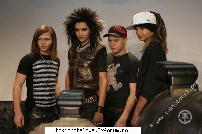 galerie tokio hotel - uitati-av la parul lui bill - Poze