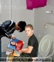 :rotfl:  :rotfl: da da...ce :zzz: mare are.... :zzz: 
dar de asta? :dinti:  :rotfl:  :rotfl: poze