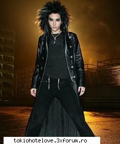 cele mai tari poze cu tokio hotel vor fi premiate aici cu note de la 1 la 10
incep eu prima 
ce nota