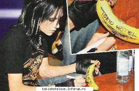 ;) !!!!oare cui i dai tu autograful ala ??:rotfl:  :rotfl: 
mai bine scriel pe altceva o sa banana
