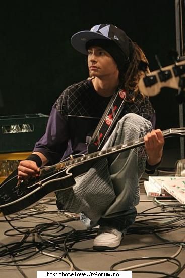 prea fustangiu???sau nu?? - cine nu ar vrea???eu una da - Tom Kaulitz