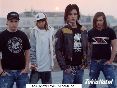 pe urmele trupei tokio hotel

cum erau membrii tokio hotel in copilarie? cum traiau bill si tom